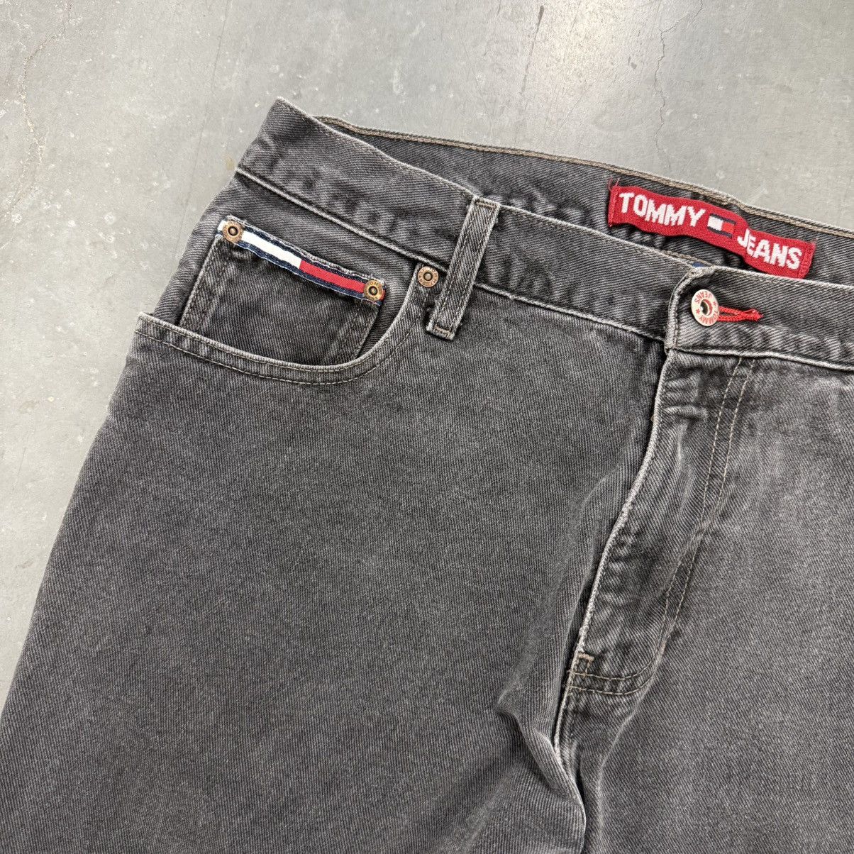 Tommy Hilfiger × Vintage Crazy Vintage Y2K Baggy Wide Leg Faded Black Tommy Jeans Size US 33 - 4 Thumbnail
