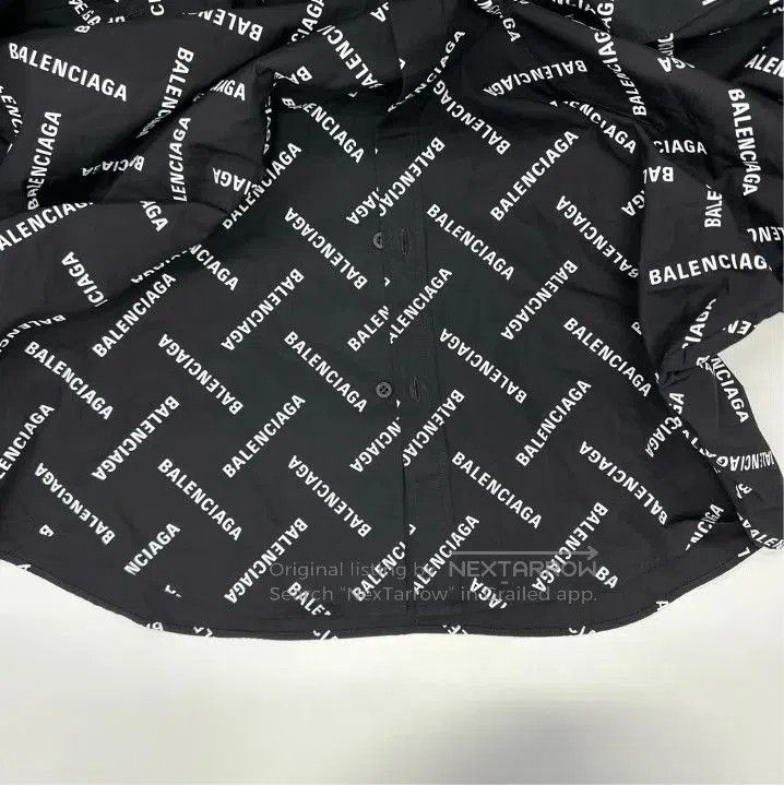 Balenciaga Balenciaga Black Logo Print Button. Size US M / EU 48-50 / 2 - 6 Thumbnail