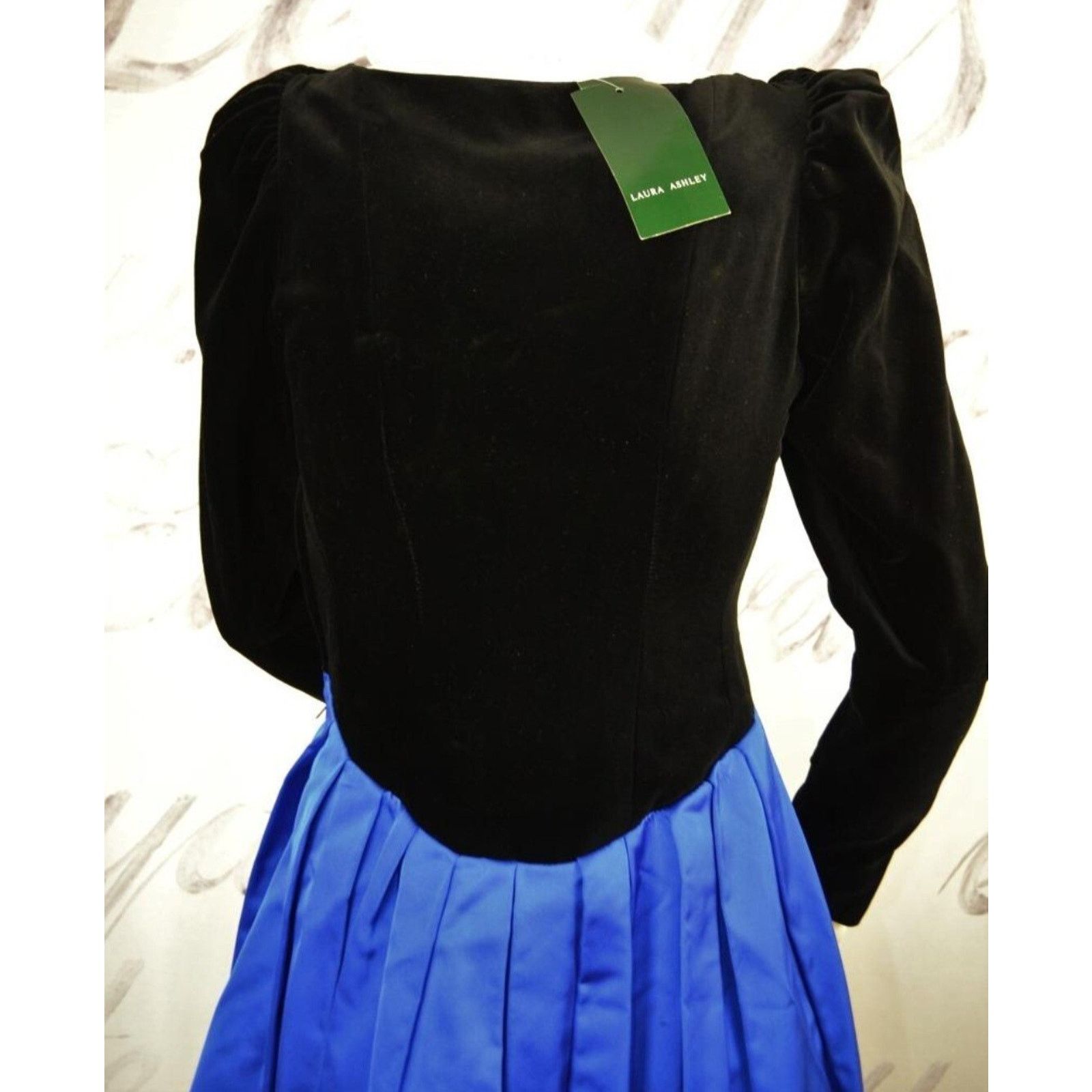 Laura Ashley VTG New Old Stock 4 S/XS Laura Ashley Formal Gown Velvet Size S / US 4 / IT 40 - 7 Thumbnail