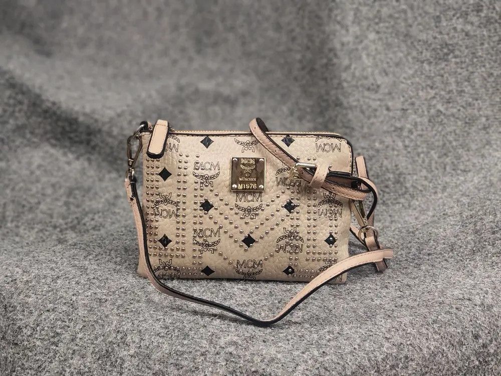 MCM MCM Authentic Vintage Small beige monogram crossbody Zip Bag Size ONE SIZE - 1 Thumbnail