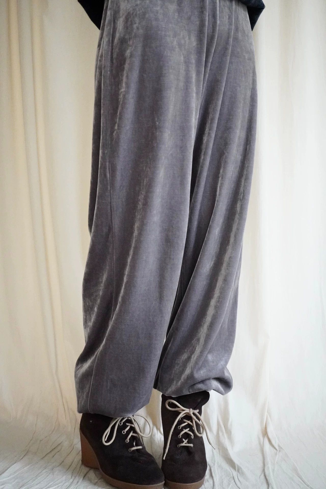 Issey Miyake Issey Miyake 1991 Blue-Gray Velvet Lantern Trousers L Size 28" / US 6 / IT 42 - 6 Thumbnail