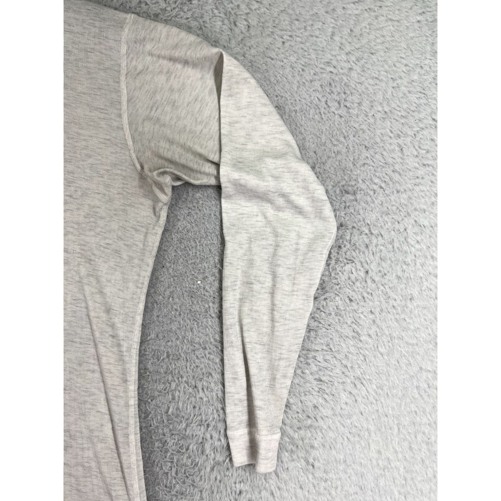 Patagonia Patagonia Shirt Adult Medium Gray Capilene Baselayer Long Sleeve Made USA Poly Size M / US 6-8 / IT 42-44 - 2 Thumbnail