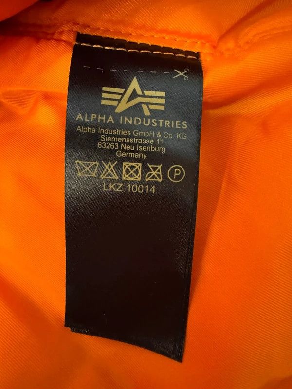 Alpha Industries Alpha Industries MA-1 Bomber Boxy Nylon Jacket size L Size US L / EU 52-54 / 3 - 10 Thumbnail