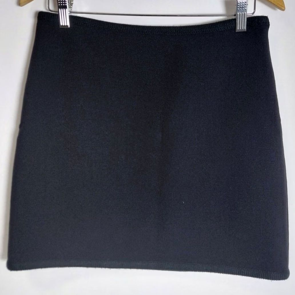 Michael Kors KORS Michael Kors Wool Blend Skirt Black Solid Women Size 4 Mini Short Fall Winter Wool Blend Black Solid Women Size 4 Skirt Mens? Size 27" / US 4 / IT 40 - 2 Thumbnail