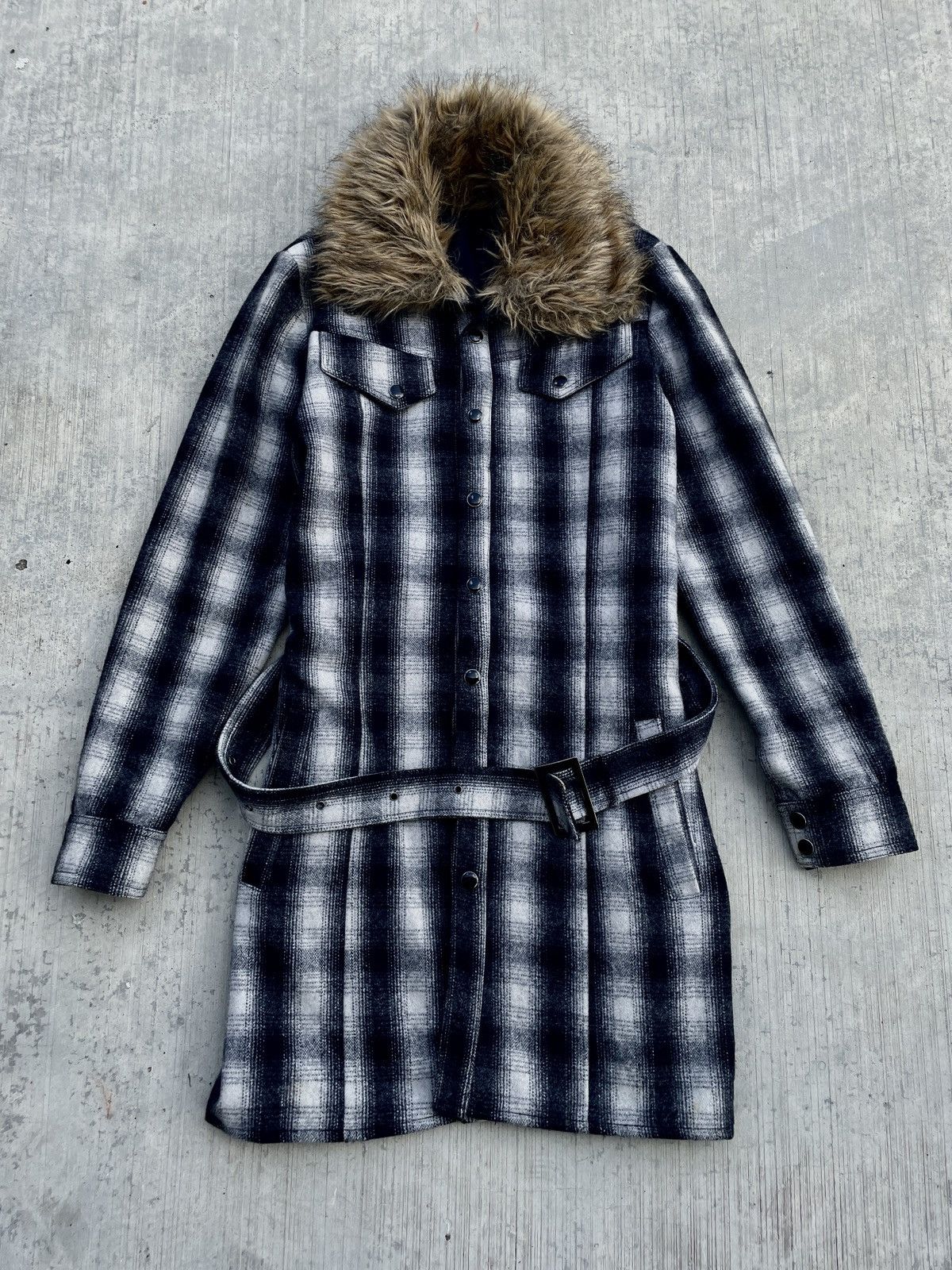 Le Grande Bleu (L.G.B.) 💥rare💥2000s japanese black baccara fur flannel trench coat Size US S / EU 44-46 / 1 - 1 Thumbnail
