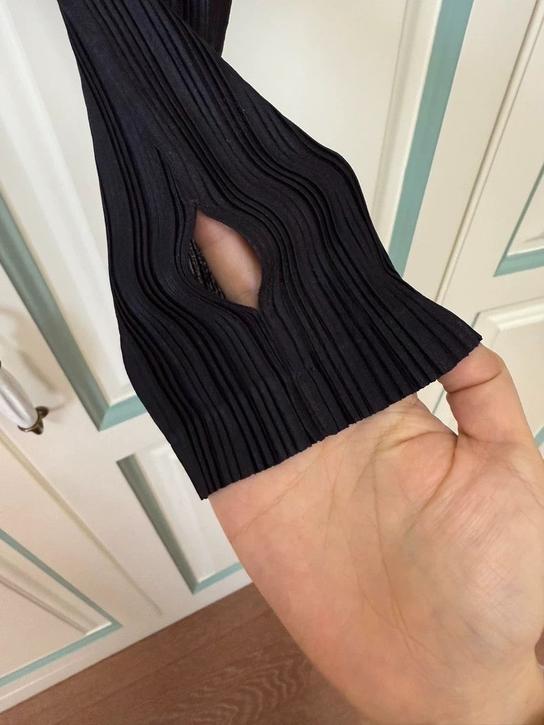 Issey Miyake Issey Miyake size:3 Black ribs, high neck and long sleeves Size S / US 4 / IT 40 - 5 Thumbnail