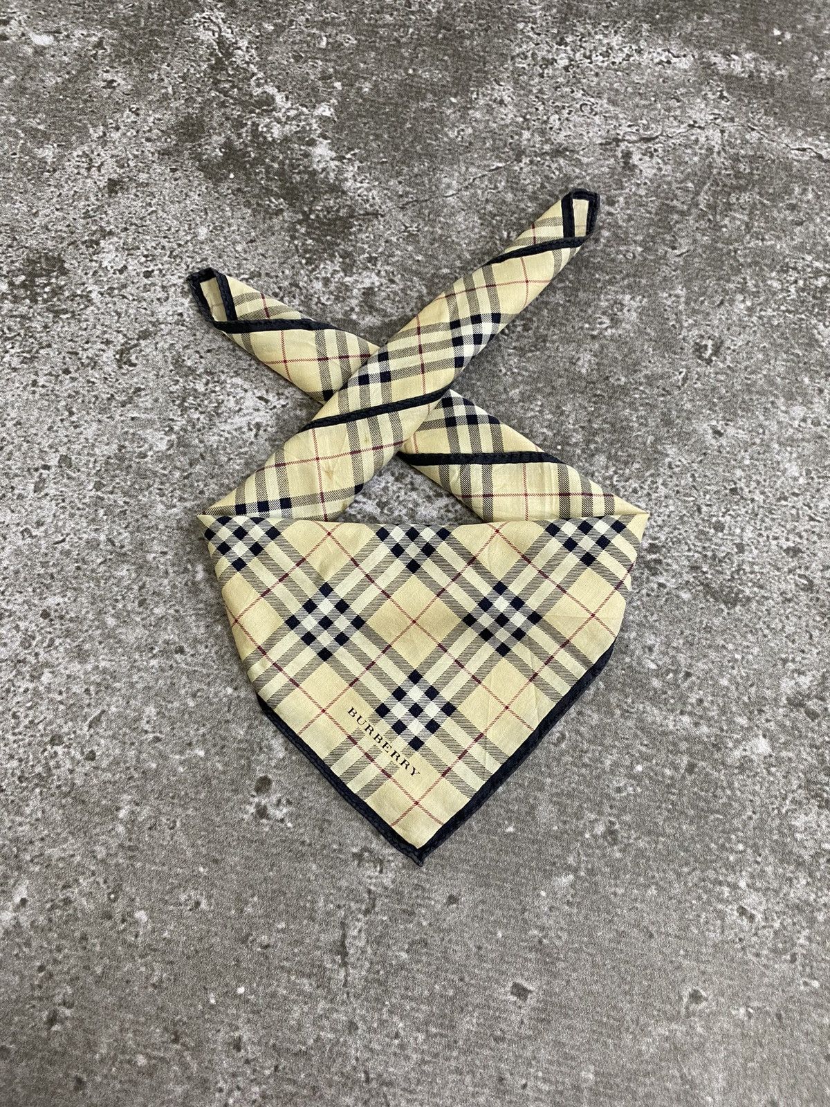Burberry Burberry Handkerchief / Bandana / Neckerchief Size ONE SIZE - 1 Thumbnail
