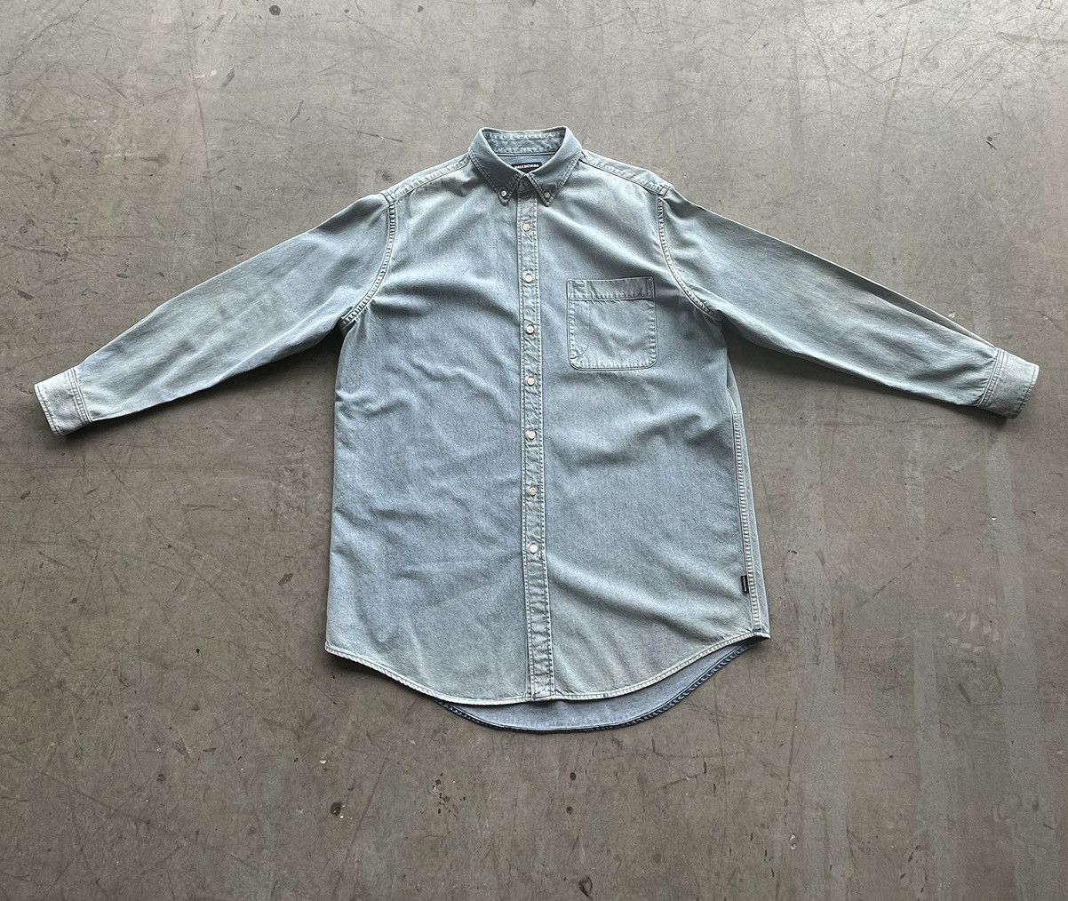 Balenciaga Oversized denim shirt Size US M / EU 48-50 / 2 - 2 Thumbnail