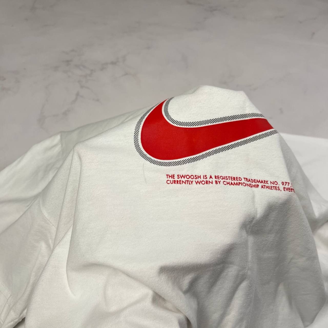 Nike Nike vintage big red swoosh white tee shirt size L Size US L / EU 52-54 / 3 - 12 Thumbnail