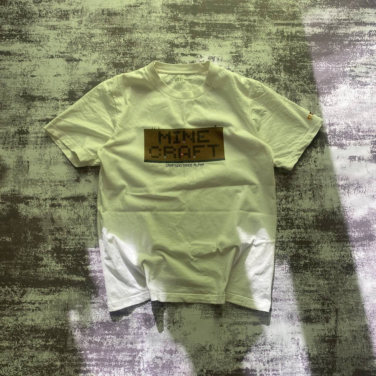 Uniqlo Uniqlo x Minecraft graphic Tshirt ( crafting since alpha ) Size US M / EU 48-50 / 2 - 1 Thumbnail