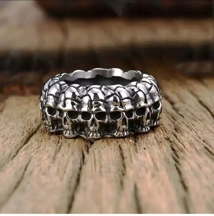 Jewelry Y2K Surround Skull Ring Size ONE SIZE - 1 Thumbnail