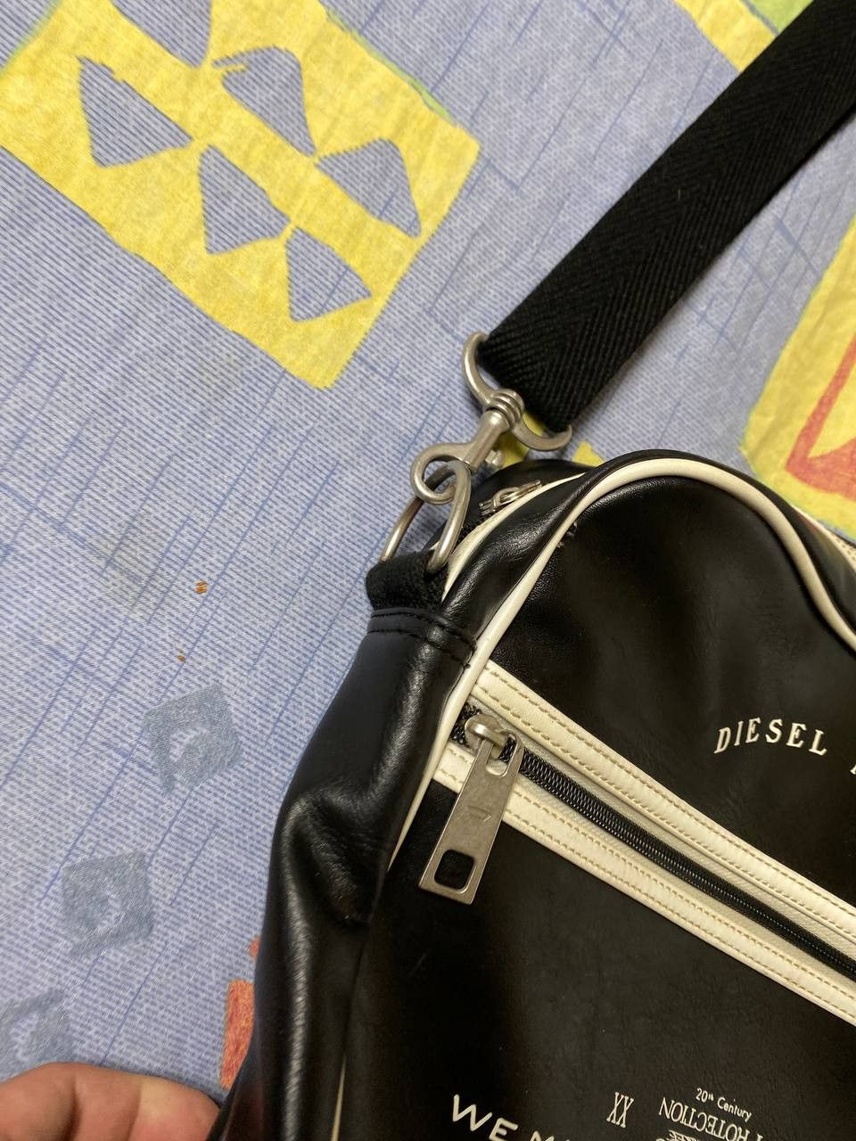 Diesel Vintage Diesel Messenger Shoulders Bag Backpack Y2K Big Logo Size ONE SIZE - 13 Thumbnail