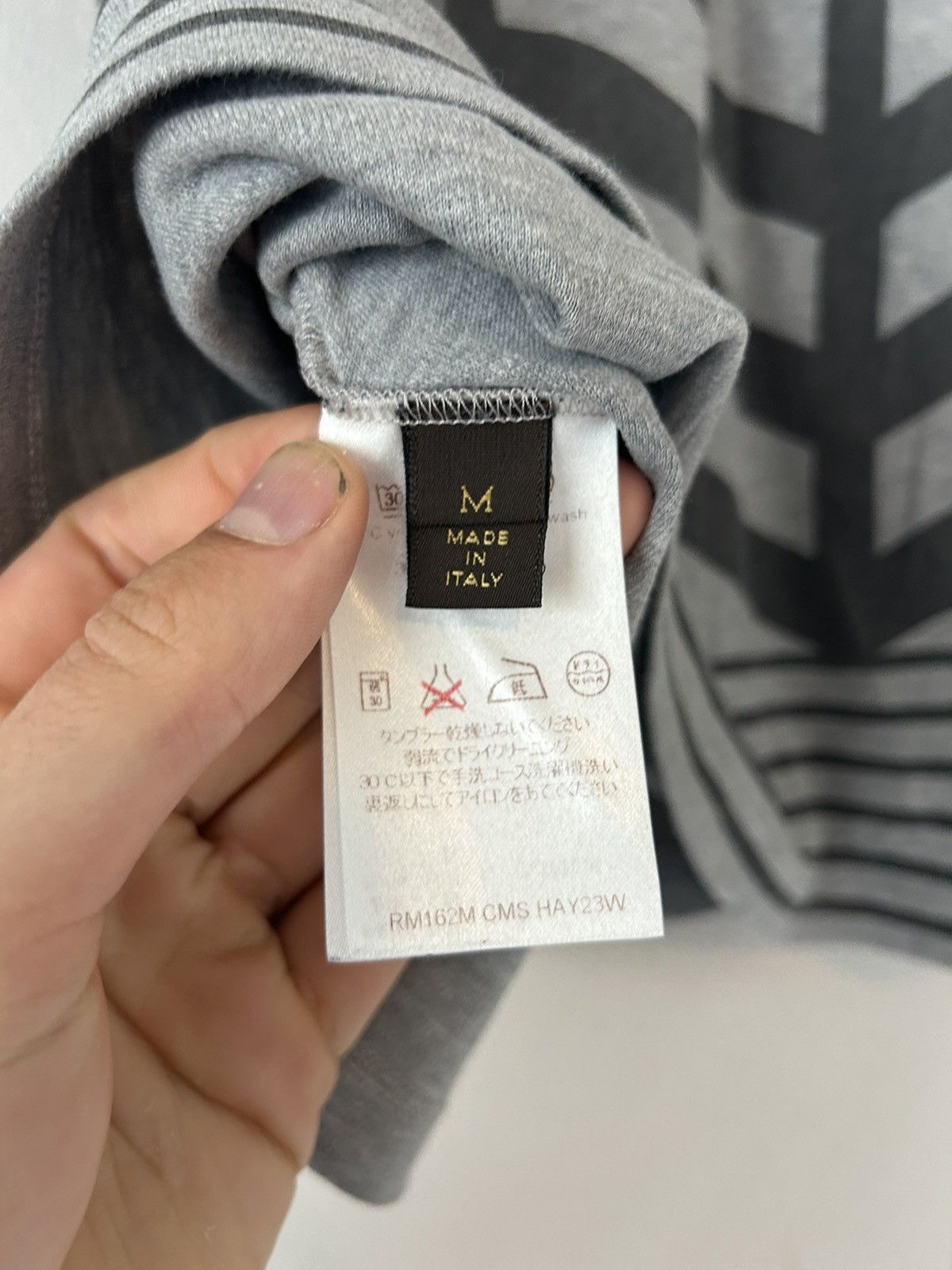 Louis Vuitton Grey LV T-Shirt Size US M / EU 48-50 / 2 - 6 Thumbnail