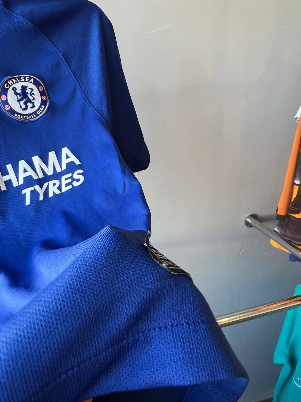 Nike 2017/18 CHELSEA FC HOME SOCCER JERSEY FOOTBALL SHIRT SIZE S Size US S / EU 44-46 / 1 - 4 Thumbnail