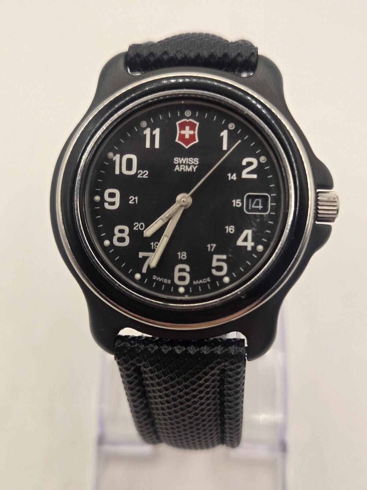 Victorinox Swiss Army 24378 Classic Watch. Sailboat Leather in Black, Men's