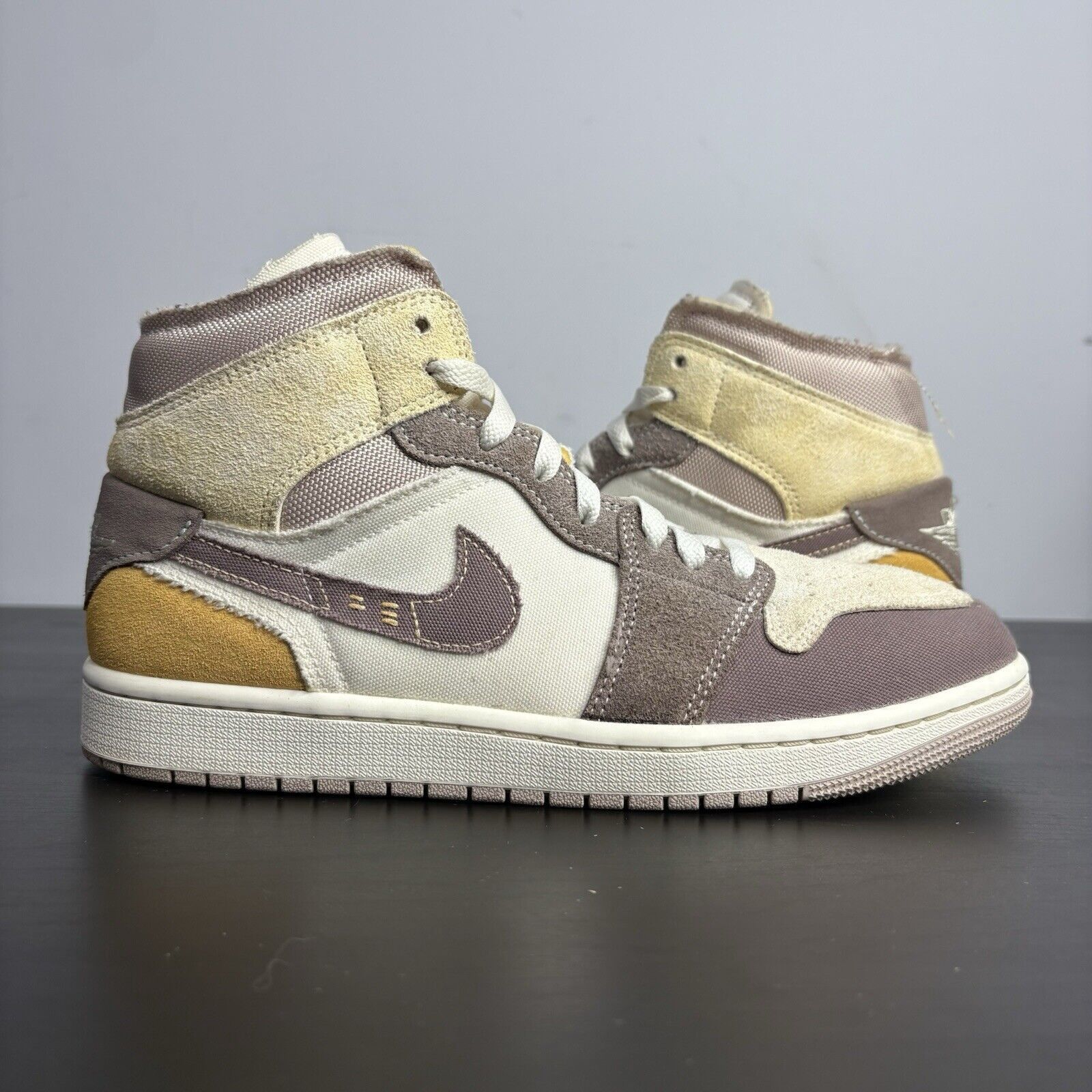 Nike Size 9 - Jordan 1 Mid SE Craft Inside Out Size US 9 / EU 42 - 1 Thumbnail