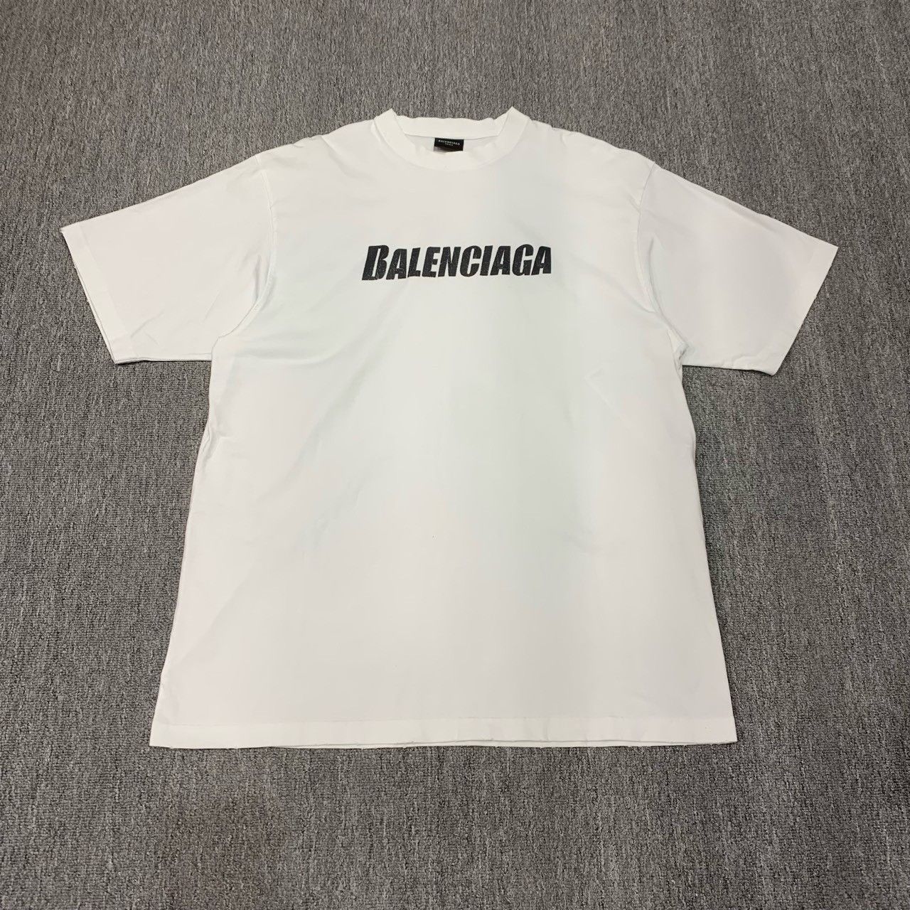 Balenciaga Balenciaga White Distressed Logo Short Sleeve Size XXS / US 00 / IT 34 - 1 Thumbnail