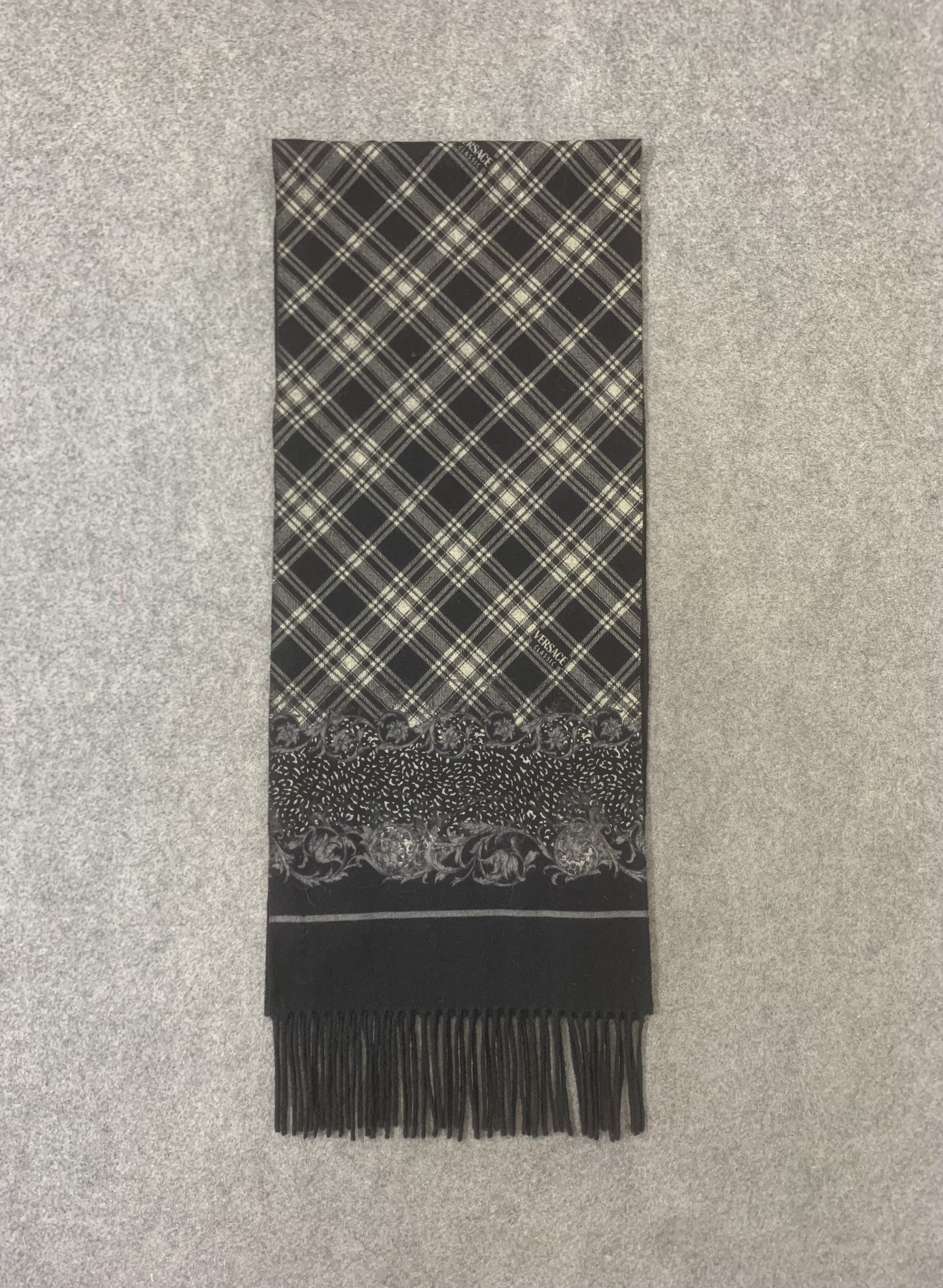 Versace Versace Scarf Wool Muffler Neck Wrap BL9275 Size ONE SIZE - 3 Thumbnail