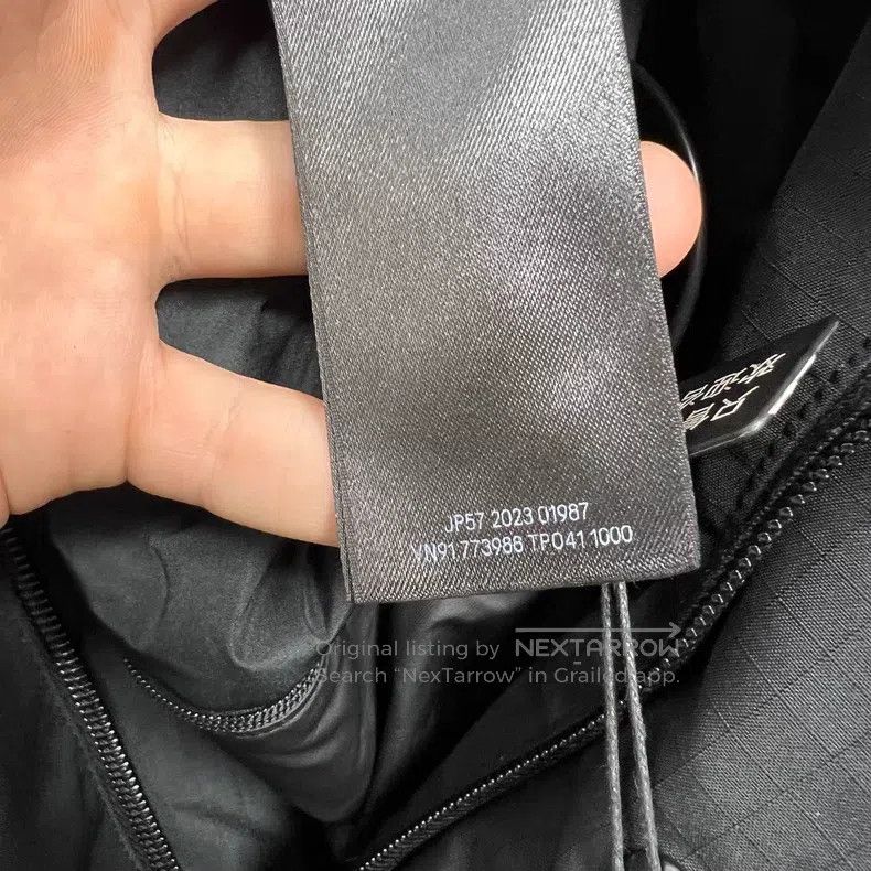 Balenciaga Balenciaga 3B Reflective Logo Skiing Windbreaker Jacket Size US S / EU 44-46 / 1 - 6 Thumbnail