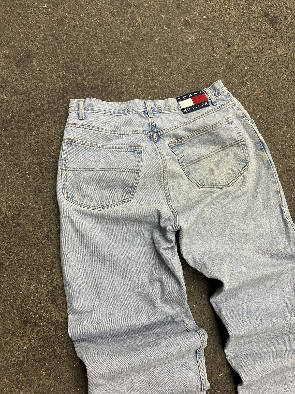 Tommy Hilfiger × Vintage Y2K baggy Tommy jeans Size US 34 / EU 50 - 4 Thumbnail