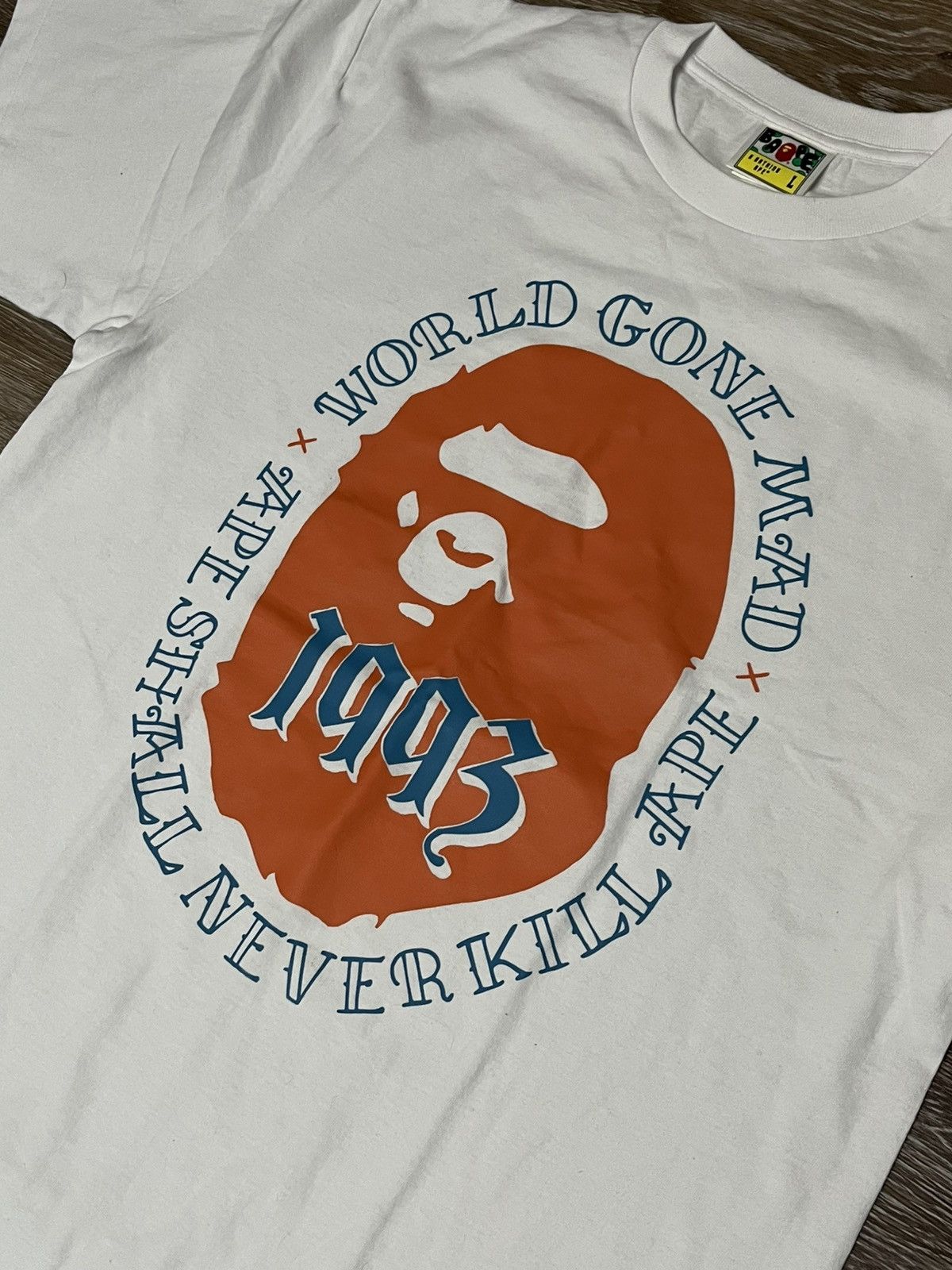 Bape BAPE 1993 WORLD GONE MAD HEAD LOGO TEE NEW WITH TAGS Size US L / EU 52-54 / 3 - 2 Thumbnail