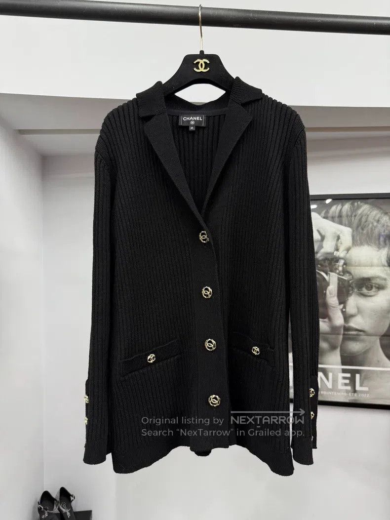 Chanel Chanel Black gold buckle knitted cardigan coat Size S / US 4 / IT 40 - 1 Thumbnail