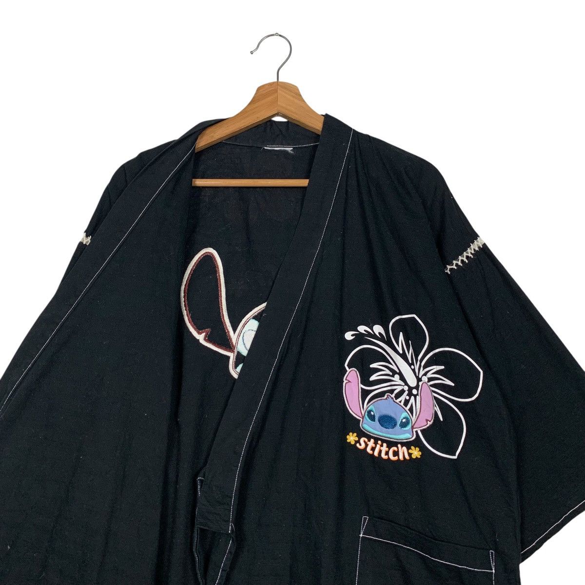 Japanese Brand LILO & STITCH Aloha Big Logo Graphics Kimono #2330-C104 Size US L / EU 52-54 / 3 - 10 Thumbnail