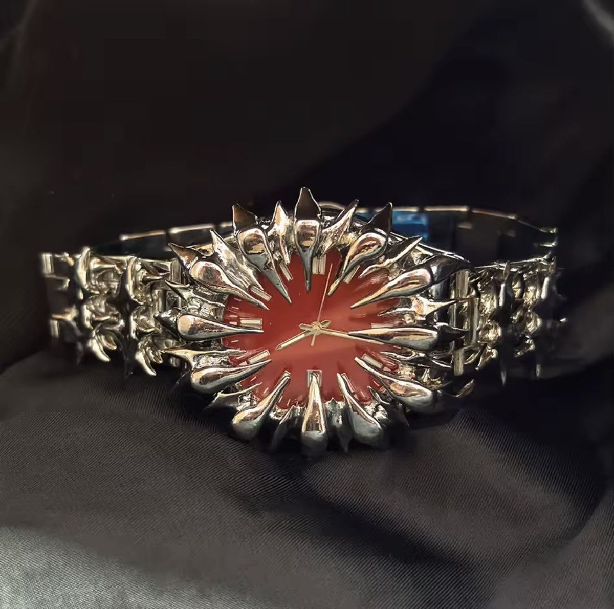 Vintage Custom Hot Selling Claw Watch Y2K American design Size ONE SIZE - 3 Thumbnail