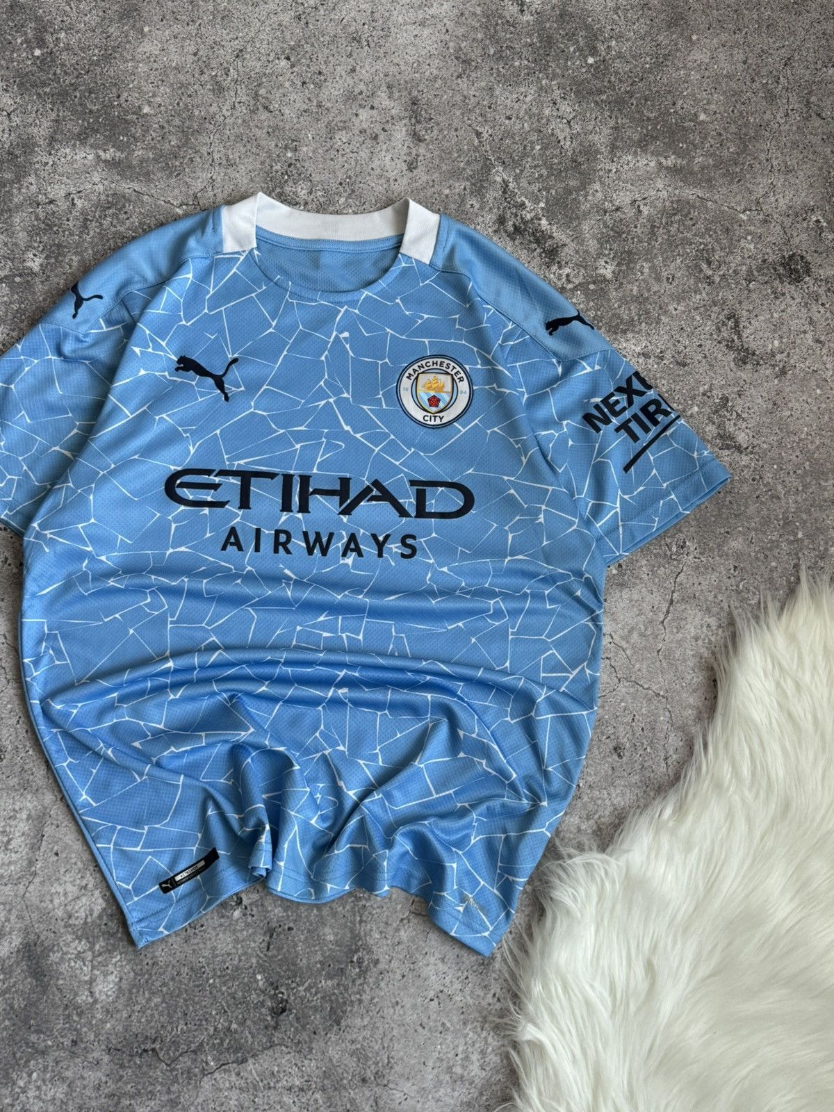 Puma × Vintage Puma Manchester United blokecore 20/21 soccer jersey t-shirt Size US M / EU 48-50 / 2 - 5 Thumbnail