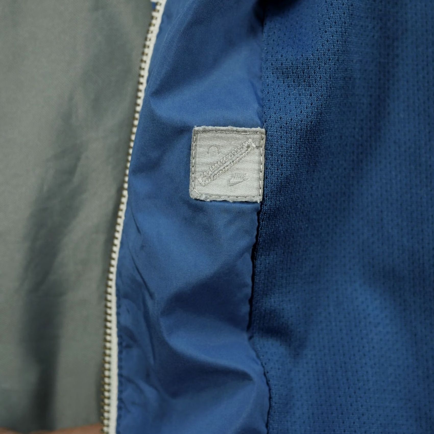 Nike Nike Jacket Mens L Blue White Windbreaker Geometric Hooded Size US L / EU 52-54 / 3 - 7 Thumbnail