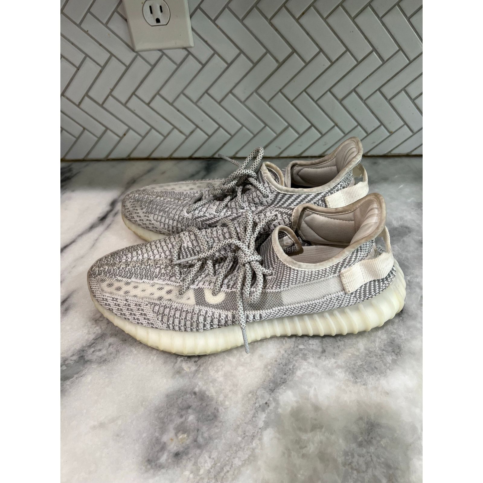 Adidas adidas Yeezy Boost 350 V2 Static Non-Reflective Sz 10.5 Men Size US 10.5 / EU 43-44 - 3 Thumbnail