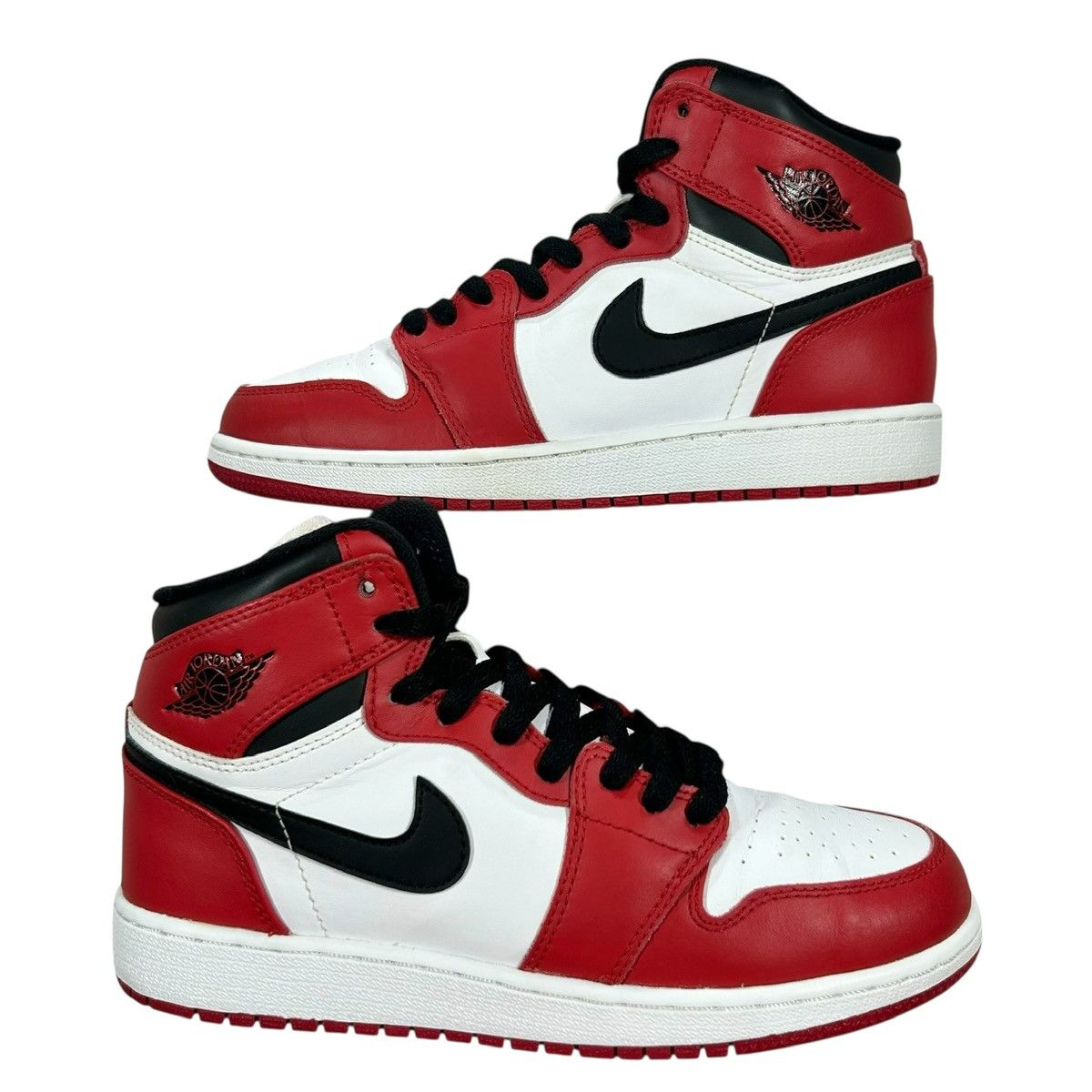 Jordan Brand VTG Air Jordan 1 OG Chicago White Red Black 2013 Sneakers Size US 5 / EU 37 - 2 Thumbnail