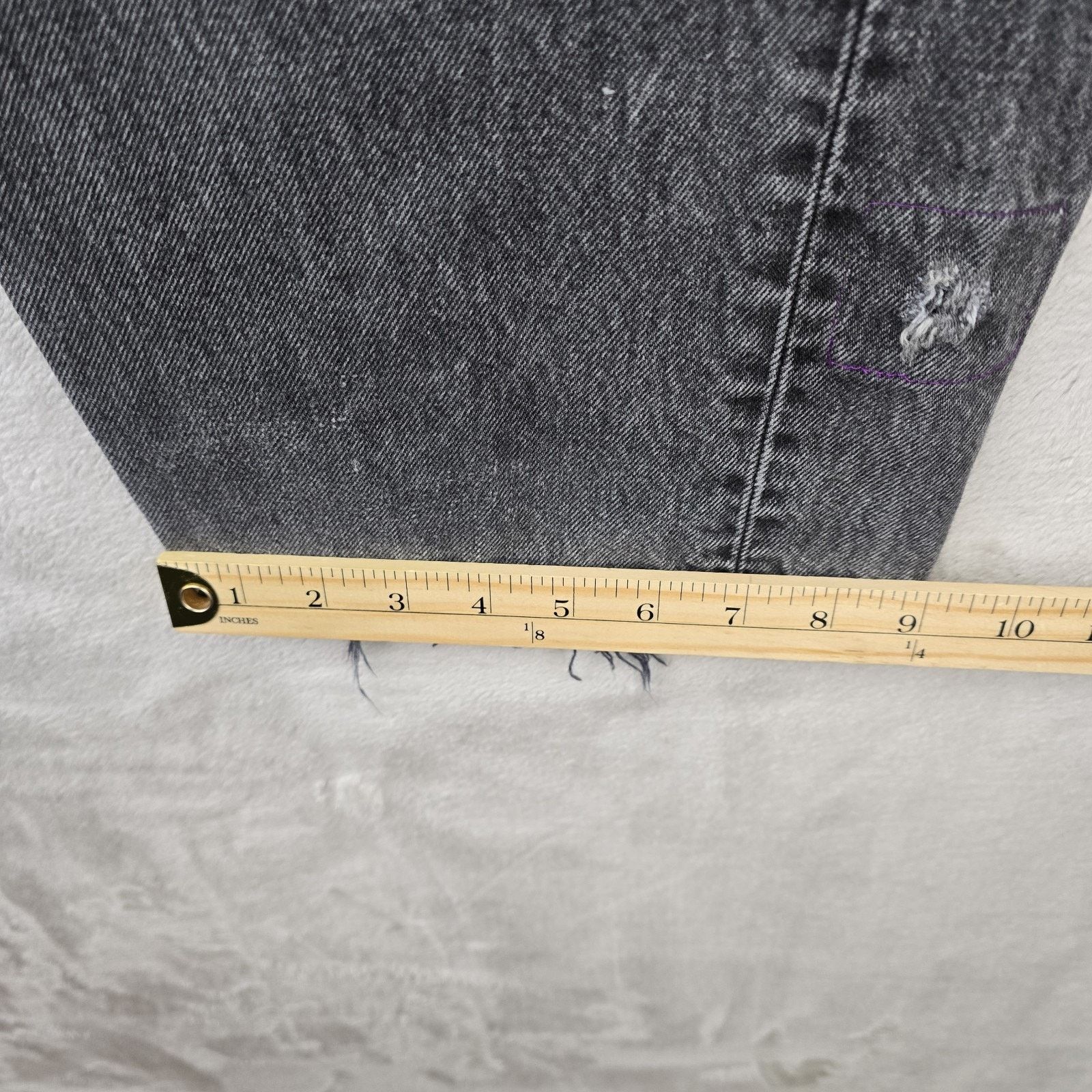Levi's Vintage Levis 501 Jeans 42x30 Fits 39x28 Thrashed Distressed Size US 39 - 16 Thumbnail
