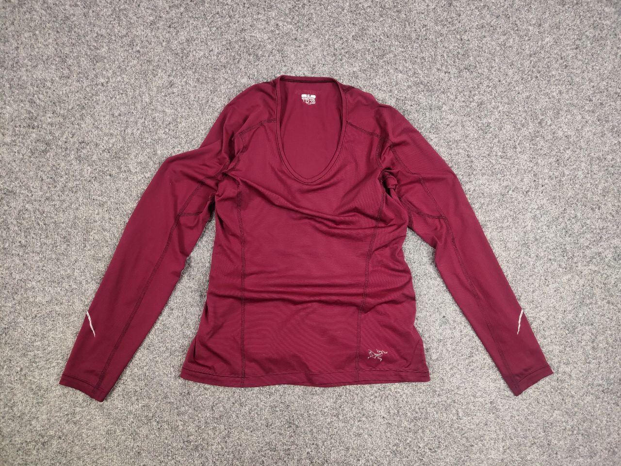 Arc'teryx Vintage Arc'teryx Top LS Women's long sleeve Burgundy Shirts Size S / US 4 / IT 40 - 12 Thumbnail