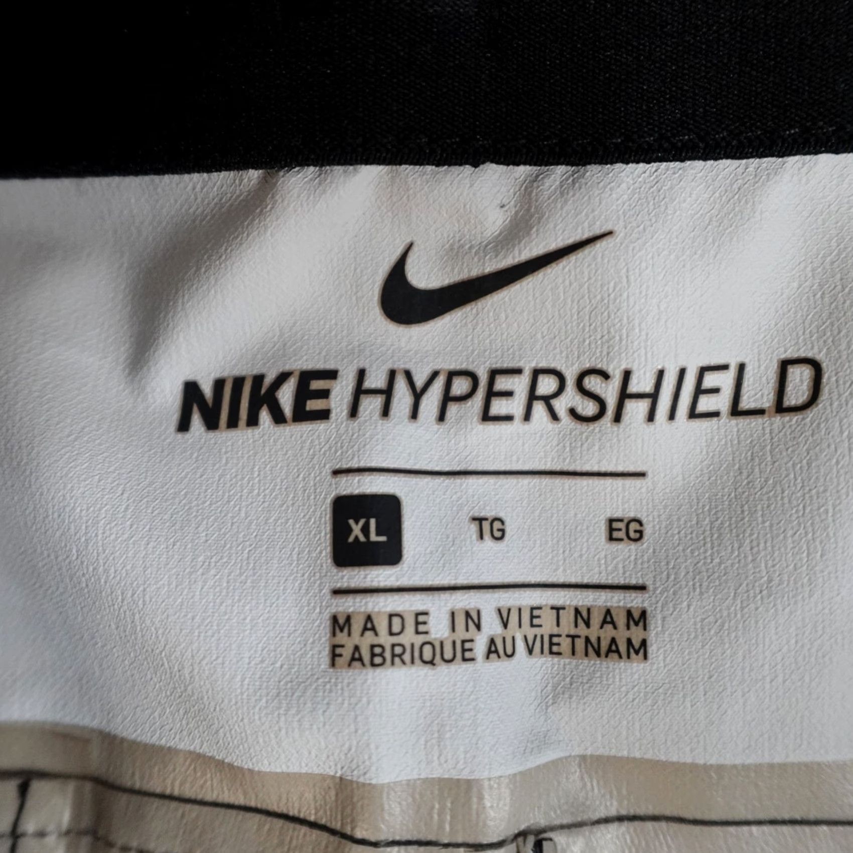 Nike Nike Mens Pants XL Black Hypershield Belted AH0440-010 Pants XL Black Nike Mens Belted Hypershield Jogger Style Casual Straight Leg Mens Size US 36 / EU 52 - 5 Thumbnail