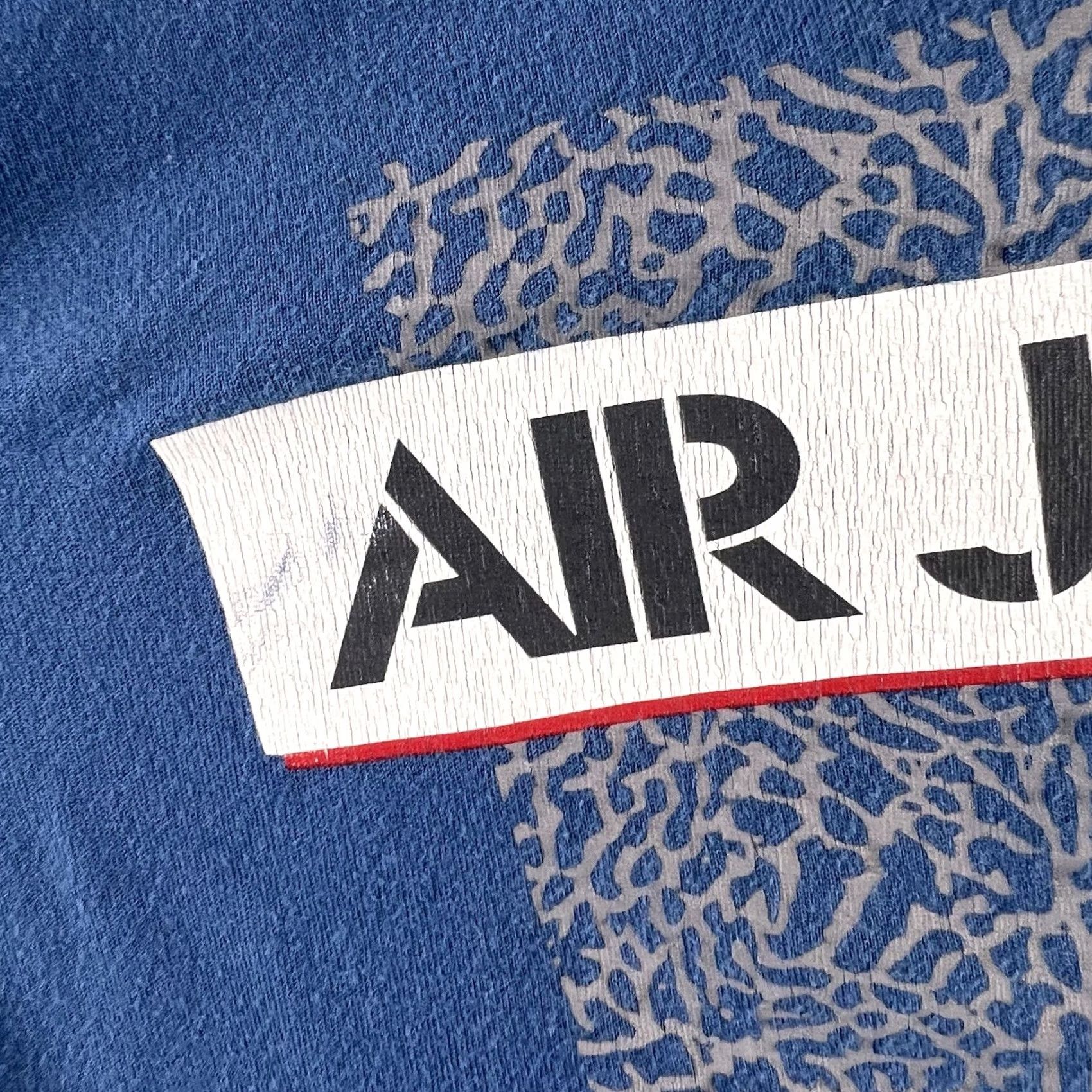 Nike Nike Jordan Air 23 True Blue Elephant Print T-Shirt L Men Short Sleeve Graphic Tee 2013 Reproduction 547655-434 Blue Regular 100% Organic Cotton FA13 Size US L / EU 52-54 / 3 - 4 Thumbnail