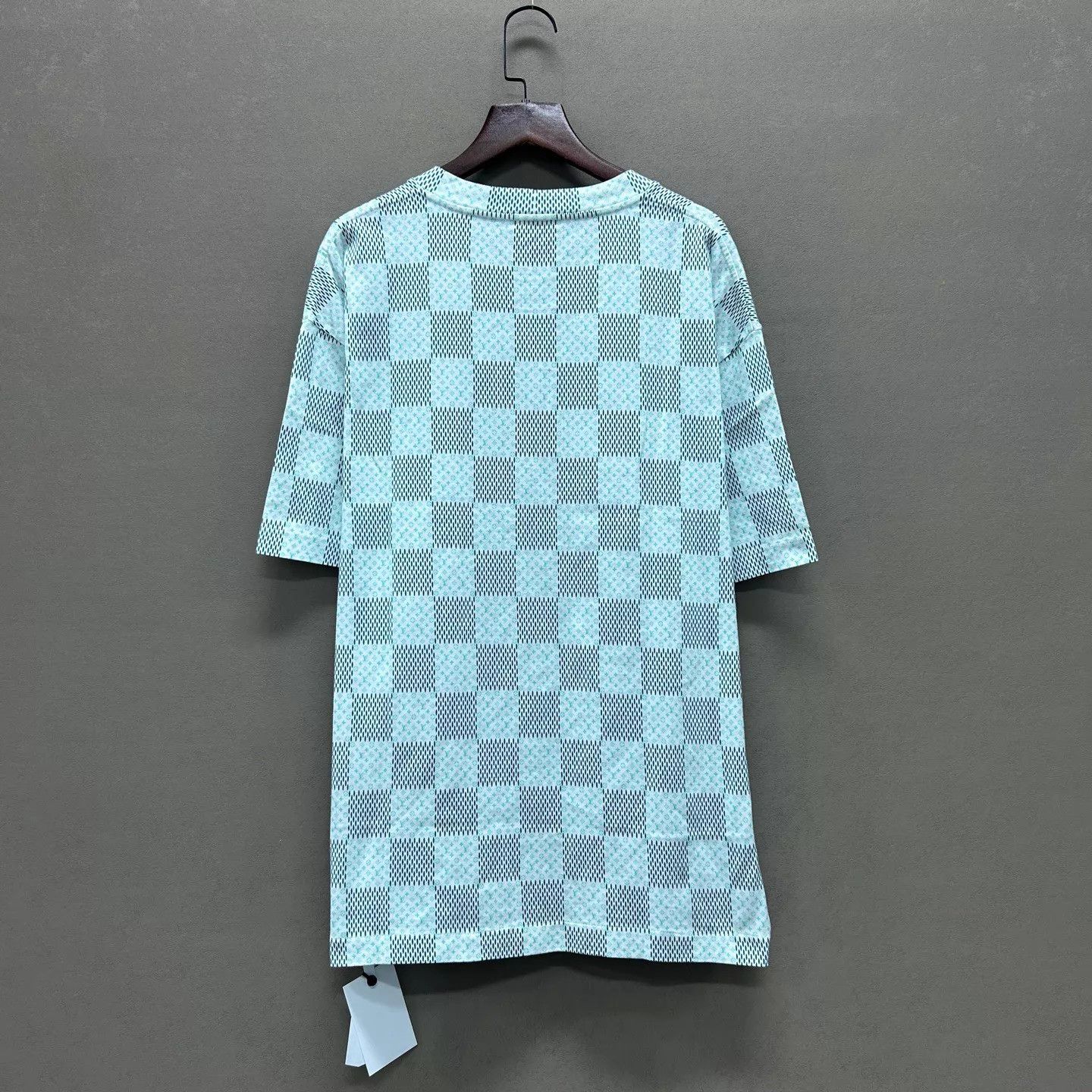 Louis Vuitton Louis Vuitton White Green Monogram Short Sleeve BNWT Size US L / EU 52-54 / 3 - 2 Thumbnail
