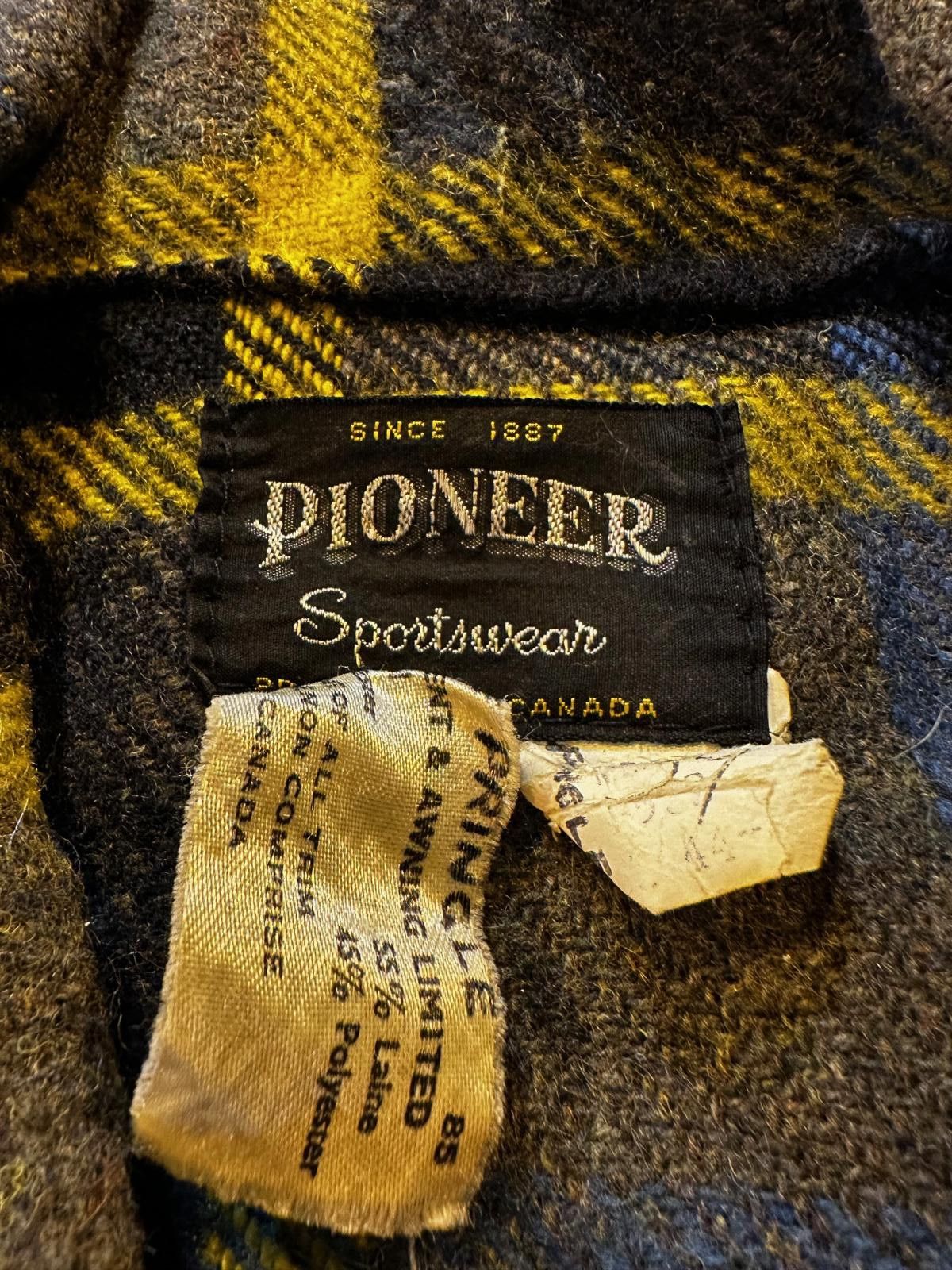 Other Vintage 1980s Pioneer Sportswear Wool Plaid Shacket Canada Size US M / EU 48-50 / 2 - 3 Thumbnail