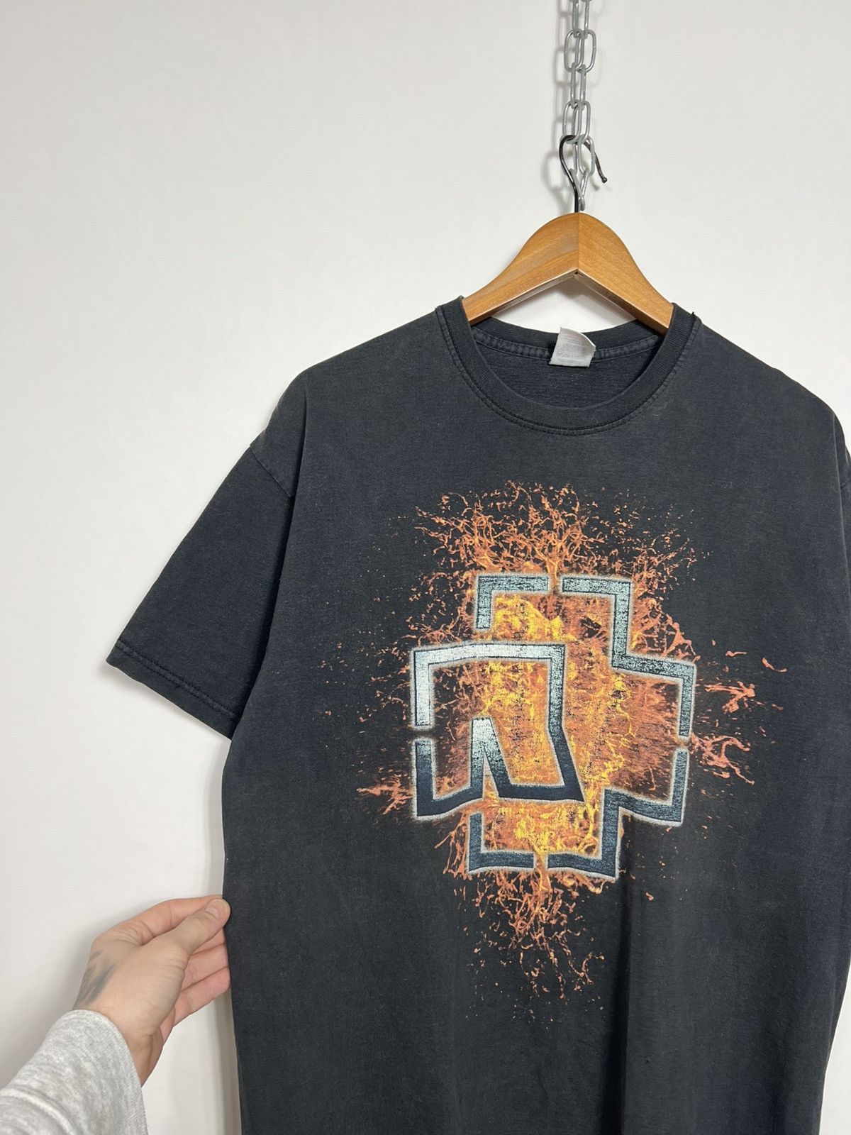 Band Tees Vintage 00s Rammstein Hier Kommt Die Sonne Band T-shirt Tee Size US L / EU 52-54 / 3 - 2 Thumbnail