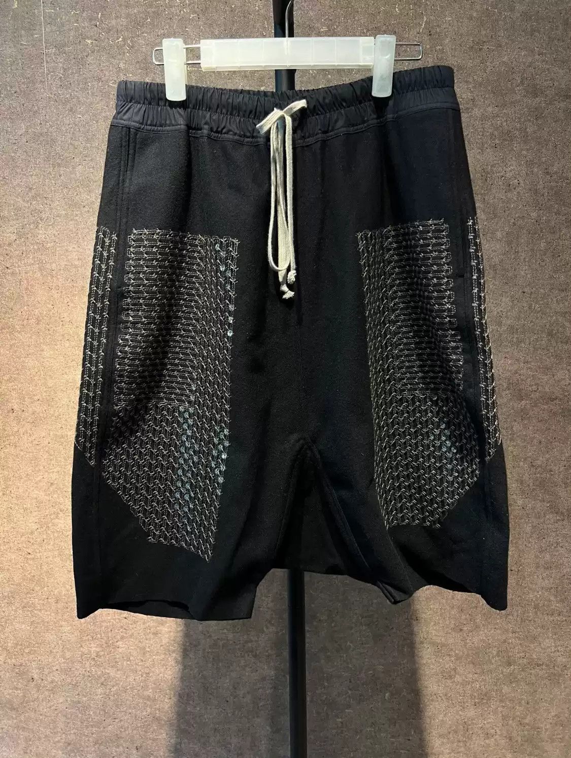Rick Owens Rick owens embroidered shorts Size US 32 / EU 48 - 1 Thumbnail