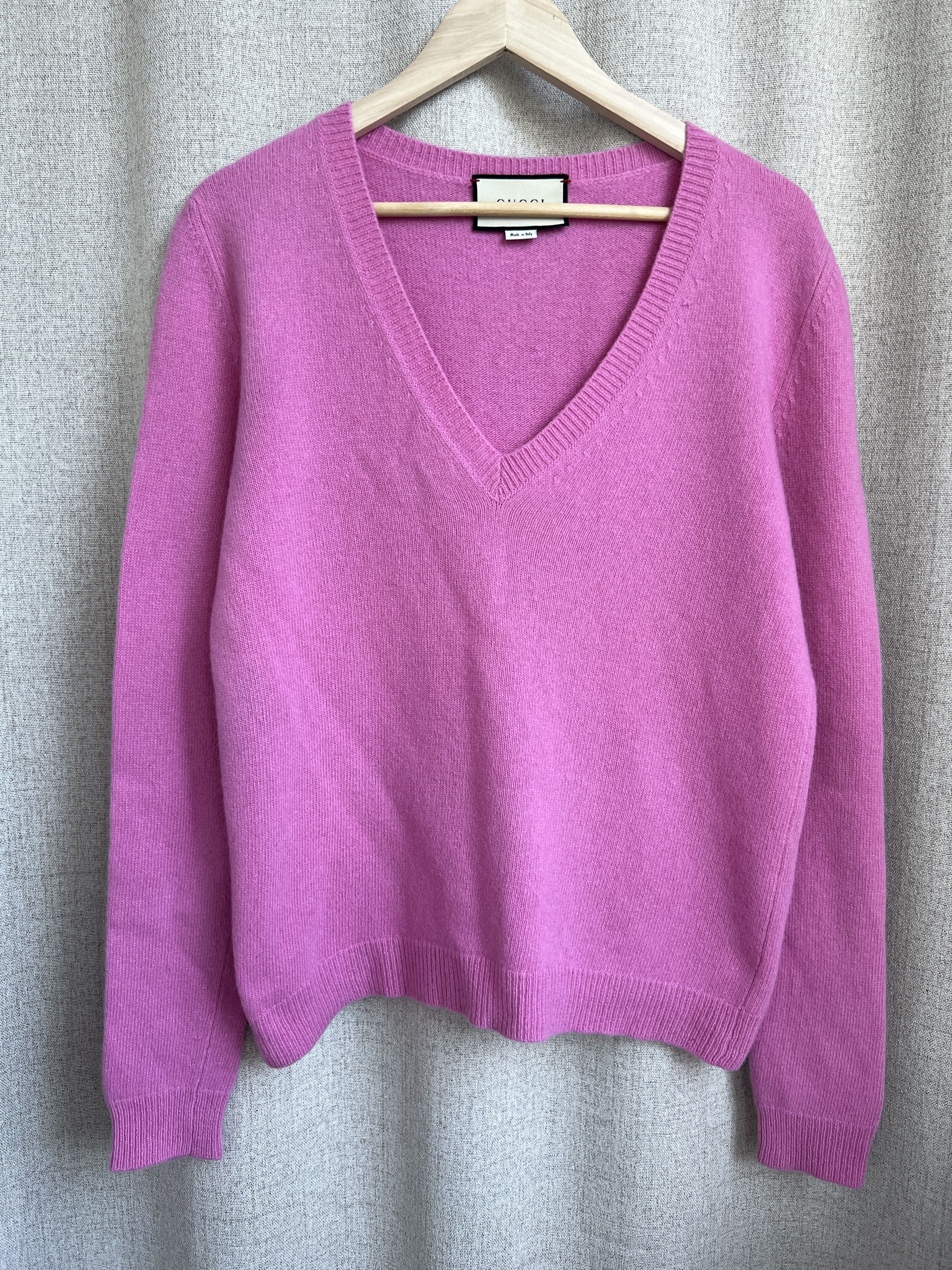 Gucci Gucci V Neck Pink Wool Cashmere Sweater Size M / US 6-8 / IT 42-44 - 1 Thumbnail