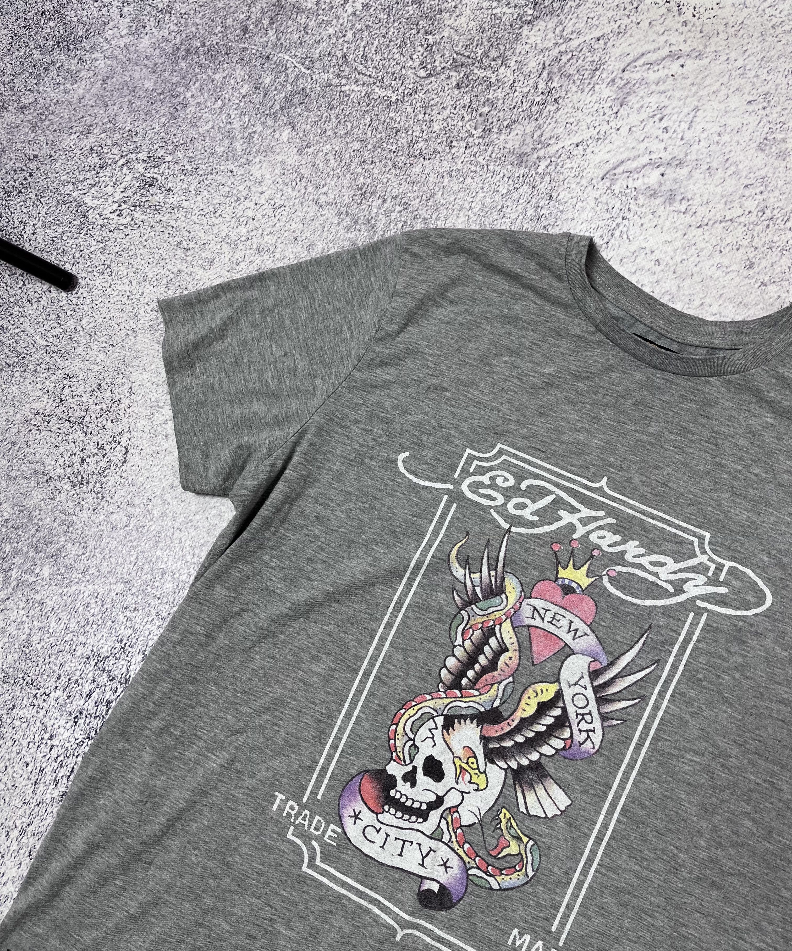 Ed Hardy × Japanese Brand Men’s T-shirt Ed Hardy size L logo Y2K Size US L / EU 52-54 / 3 - 4 Thumbnail