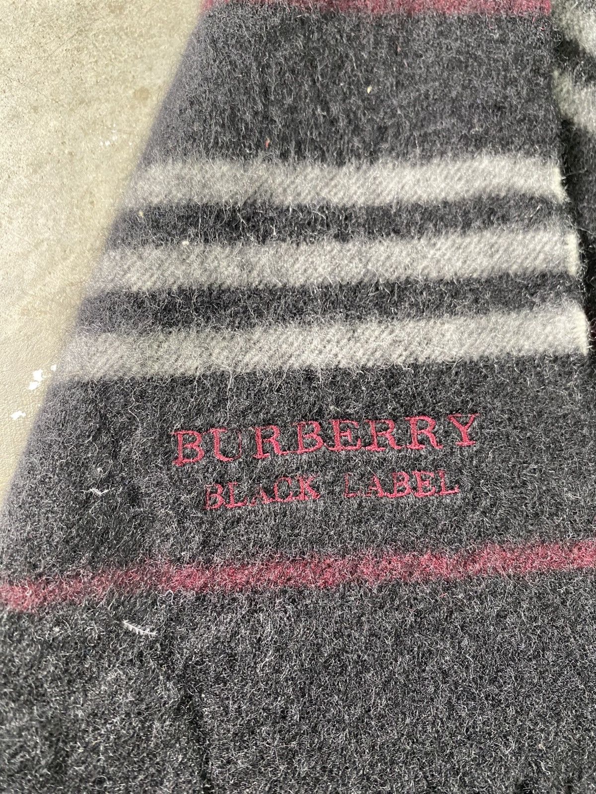 Burberry Rare Burberry Black Label Cashmere Scarf Size ONE SIZE - 7 Thumbnail