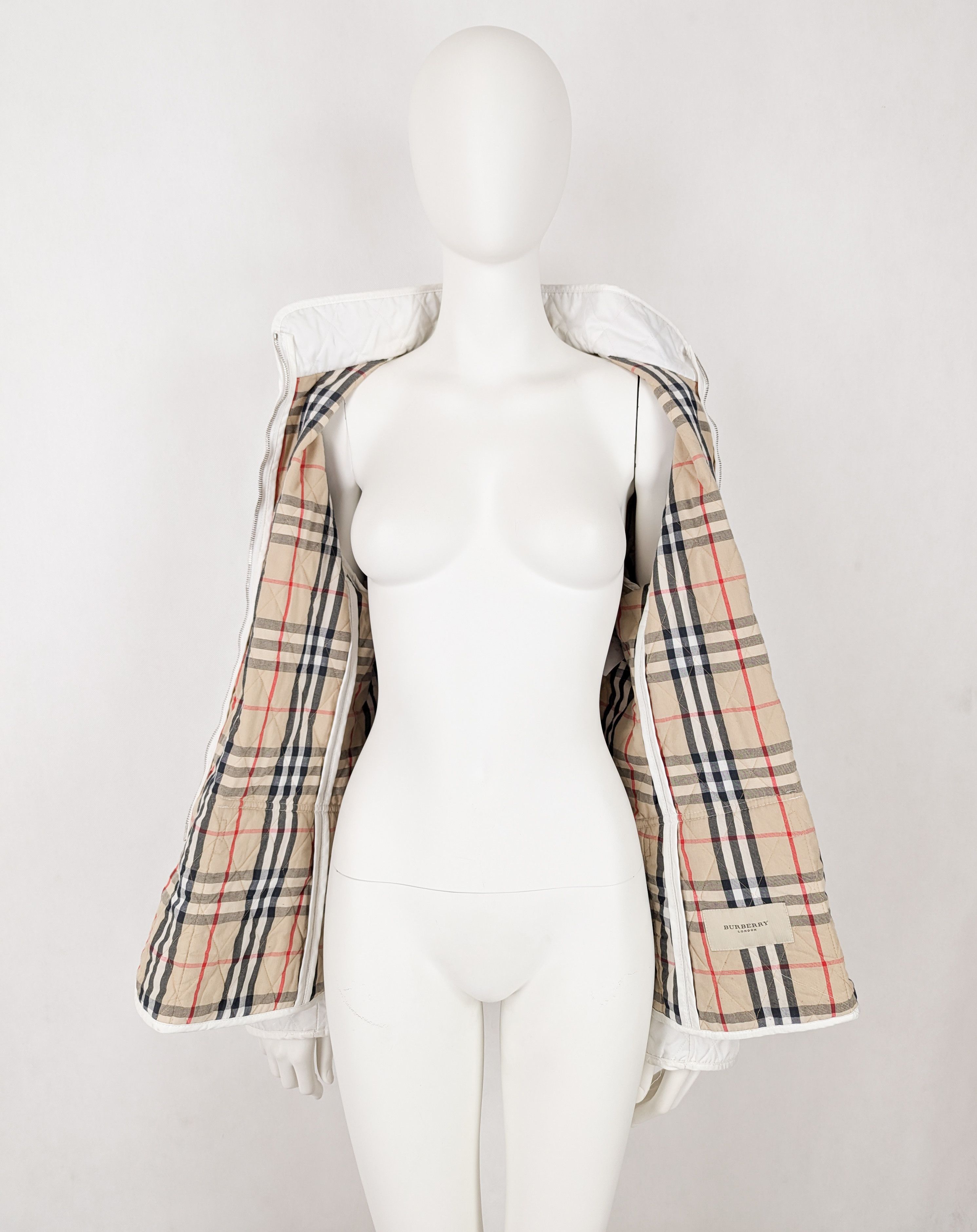 Burberry Burberry quilted nova check coat L Size L / US 10 / IT 46 - 3 Thumbnail