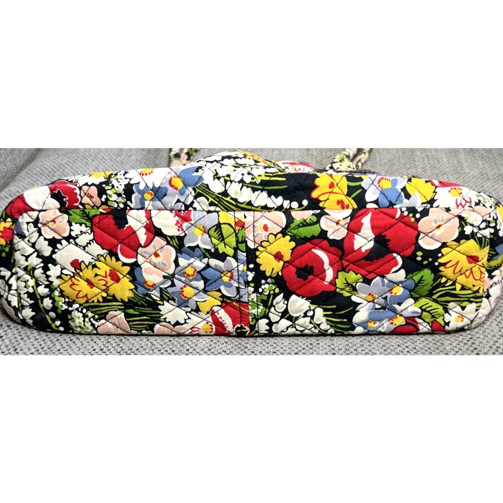 Vera Bradley Vera Bradley Quilted Alice Poppy Field Floral Handbag Purse Size ONE SIZE - 6 Thumbnail