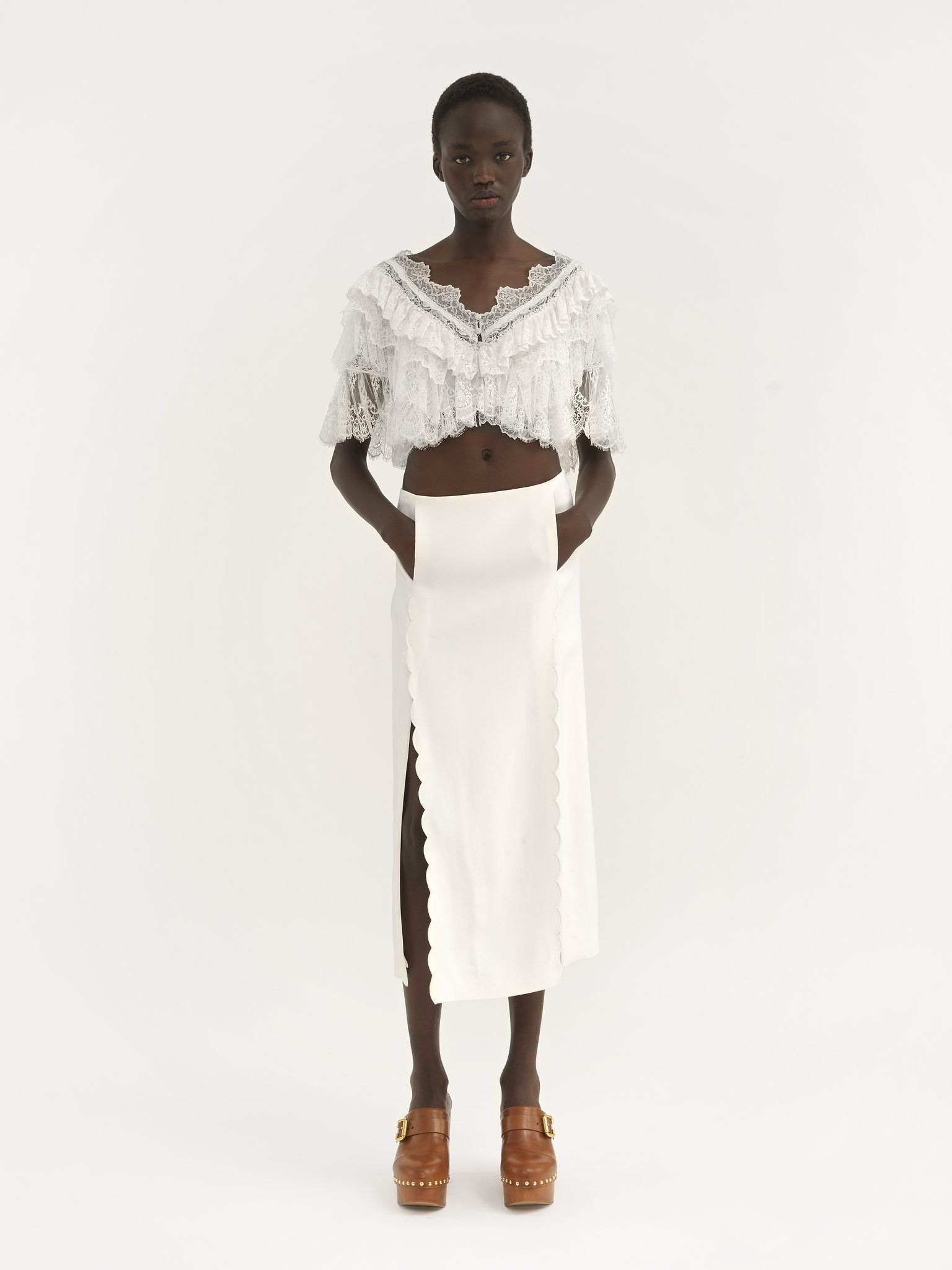 Chloe o1loc1c11025 Scallop Embroidered Column Skirt in White Size 25" / US 0 / IT 36 - 2 Thumbnail