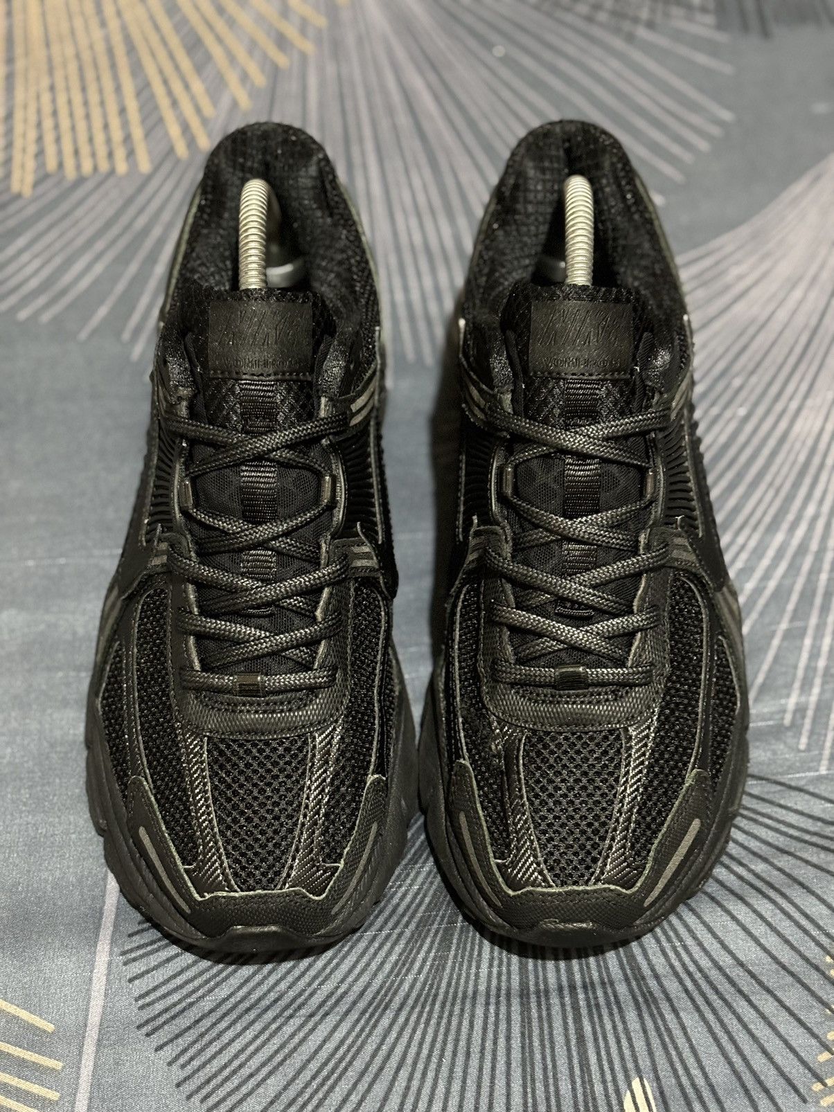 Nike NIKE ZOOM VOMERO 5 ‘TRIPLE BLACK’ Size US 7.5 / EU 40-41 - 4 Thumbnail
