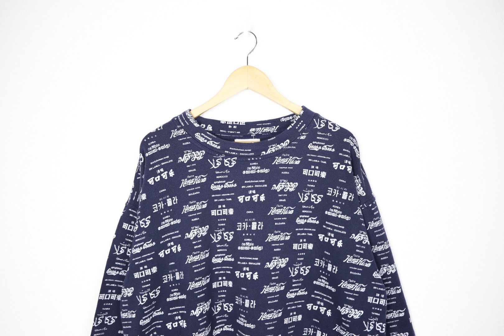Coca Cola × Vintage Vintage Coca Cola 1996 International Graphic Logo Sweater LS Size US L / EU 52-54 / 3 - 2 Thumbnail