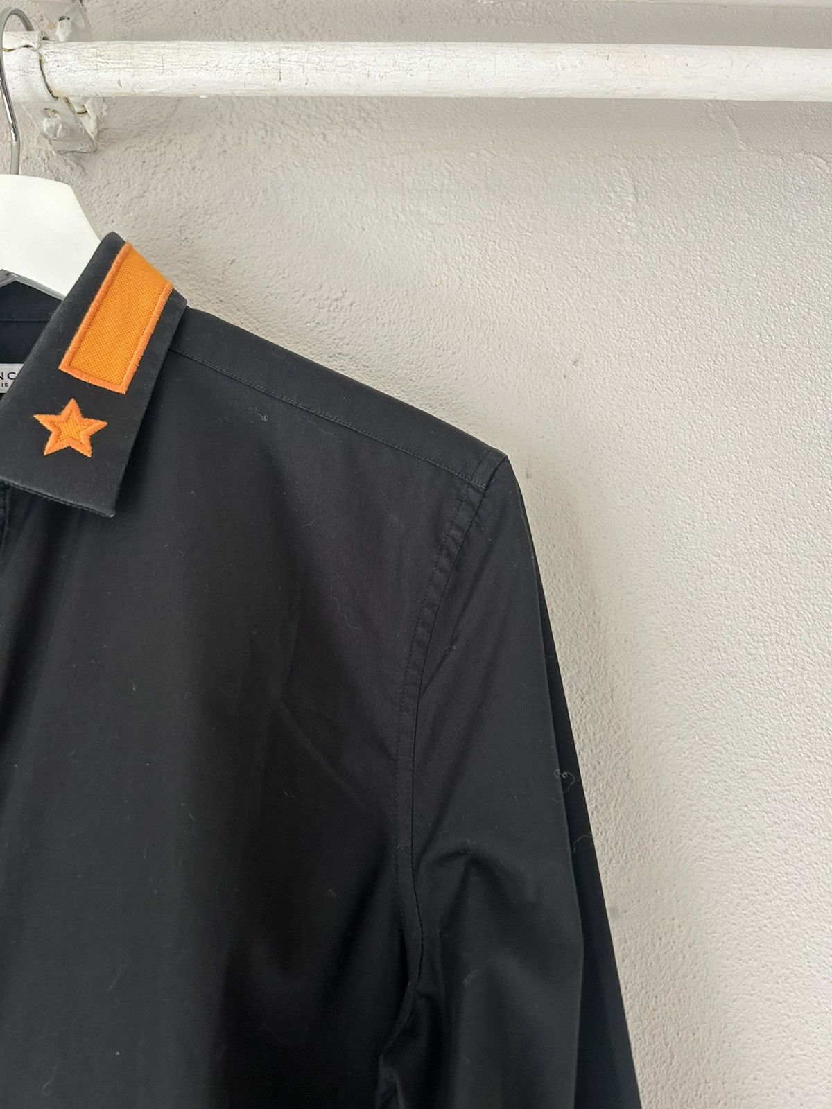 Givenchy Givenchy Black Shirt w/ Orange Star Embroidery Collar Size US M / EU 48-50 / 2 - 5 Thumbnail