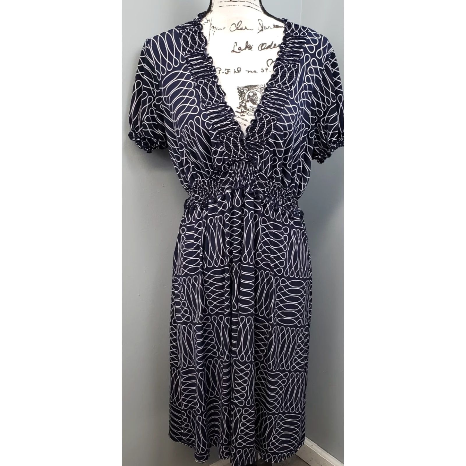 Vintage En Focus Fit & Flare Dress Womens 16W Navy White Geometric Stretch Smocked Waist Dress Size XXL / US 16-18 / IT 52-54 - 2 Thumbnail